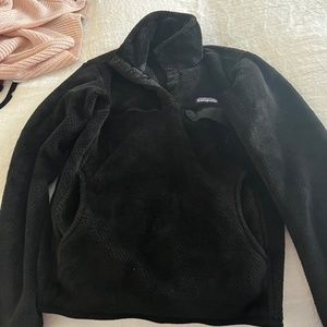 Black Patagonia pullover size small